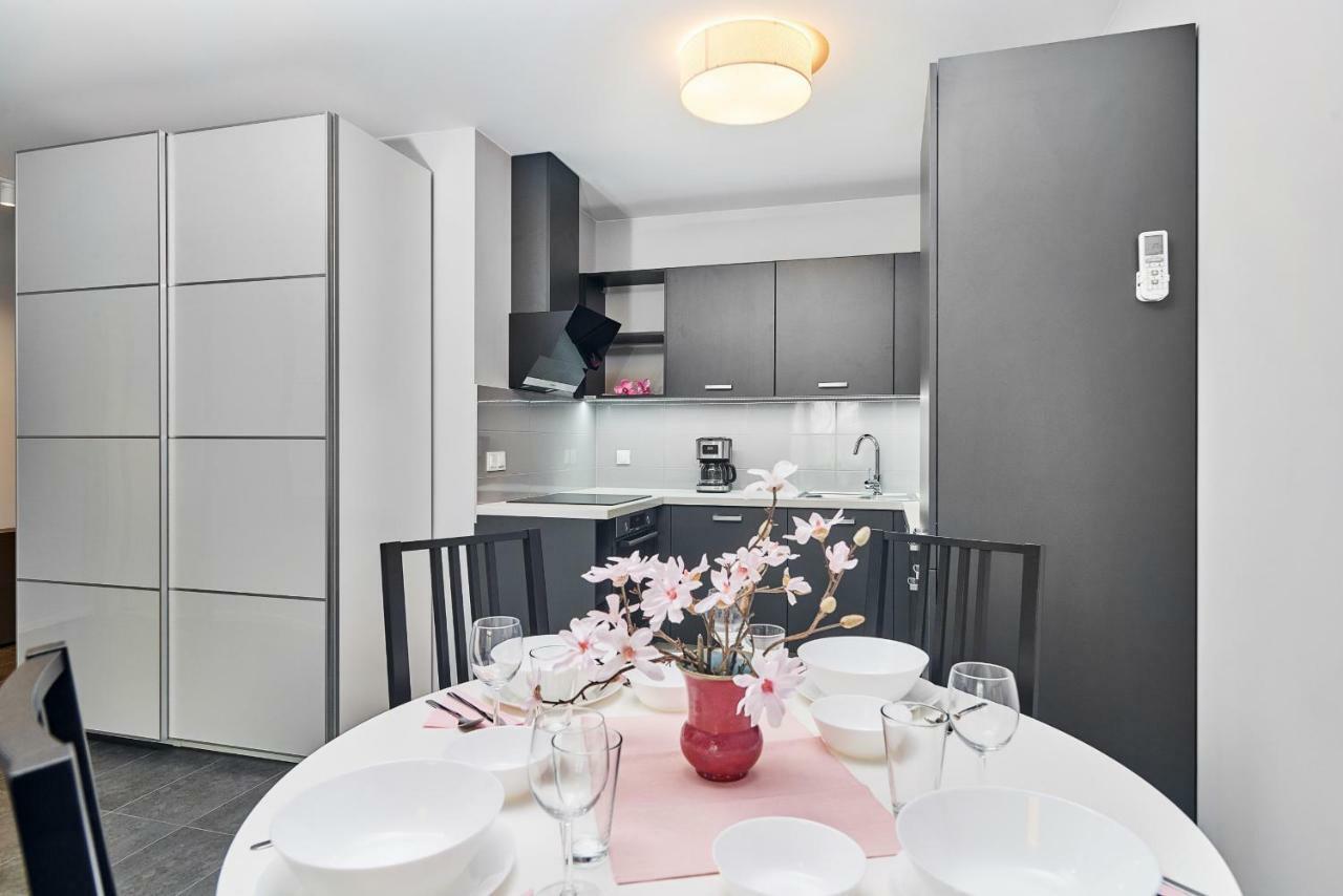 Apartment Swistackiego With Free Garage Wroclaw By Renters Exteriér fotografie